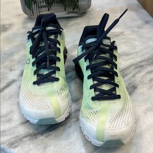 On Running Athletic Shoes